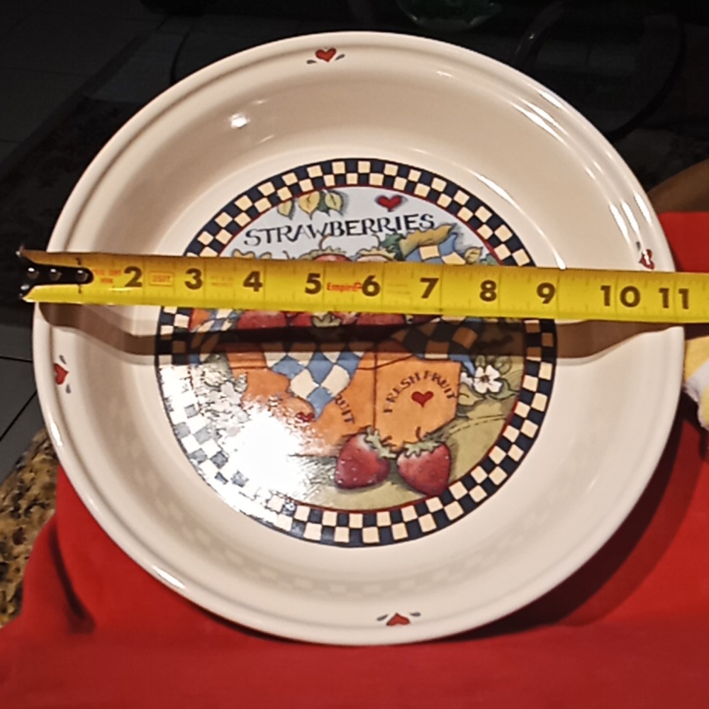 Strawberries Pie Plate Serving Dish.By Susan Winget Certified International Corp - Picture 11 of 12